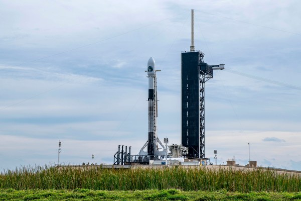 Photo of SpaceX vypúšťa americký špionážny satelit a vracia späť svoj zosilňovač pre pristátie na Terra Pharma – TechCrunch