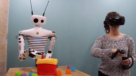 grundlæggende Herske læder Pollen Robotics' humanoid robot can be controlled remotely with VR |  TechCrunch