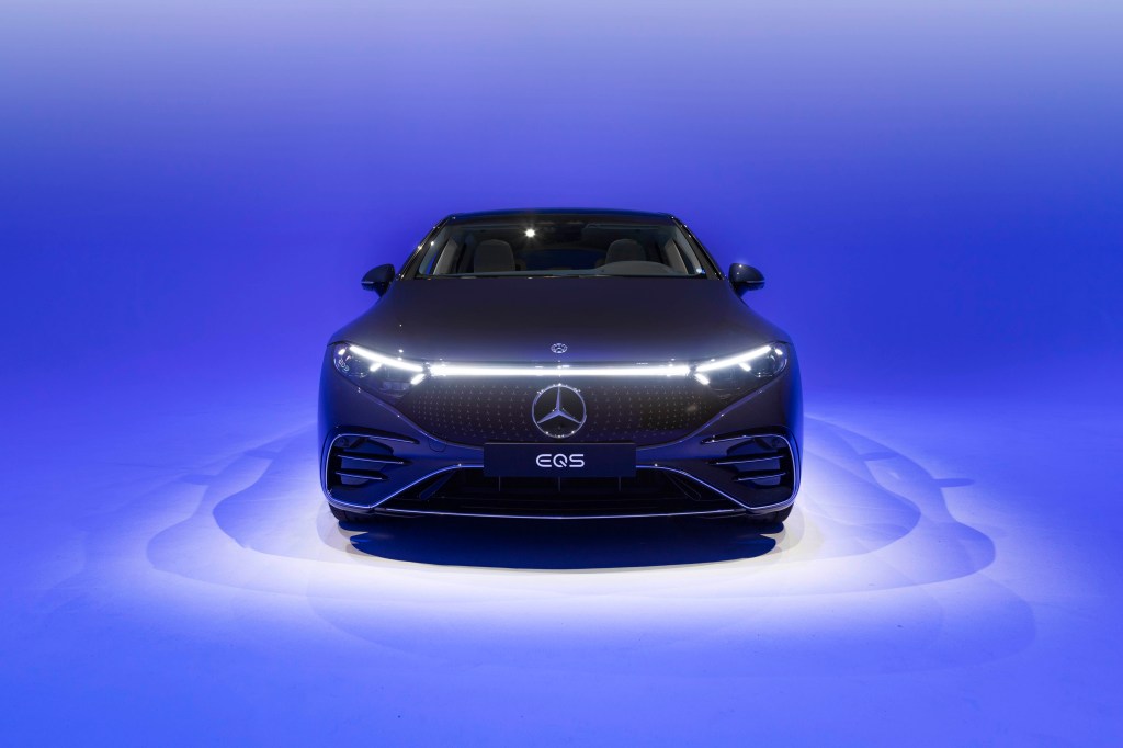 All the tech crammed into the 2022 Mercedes-Benz EQS | TechCrunch