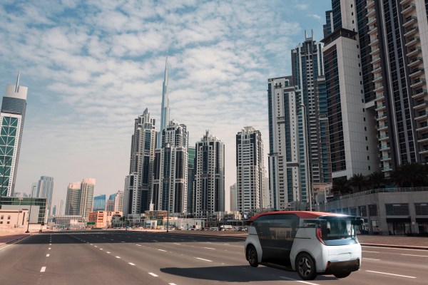El crucero inicia el mapeo de las calles de Dubai en preparación para el lanzamiento de un robotaxi en 2023.
