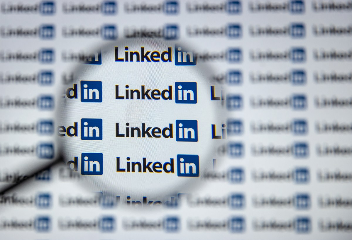 LinkedIn brings its verification tools to job posts, adds new message warnings for potential scams