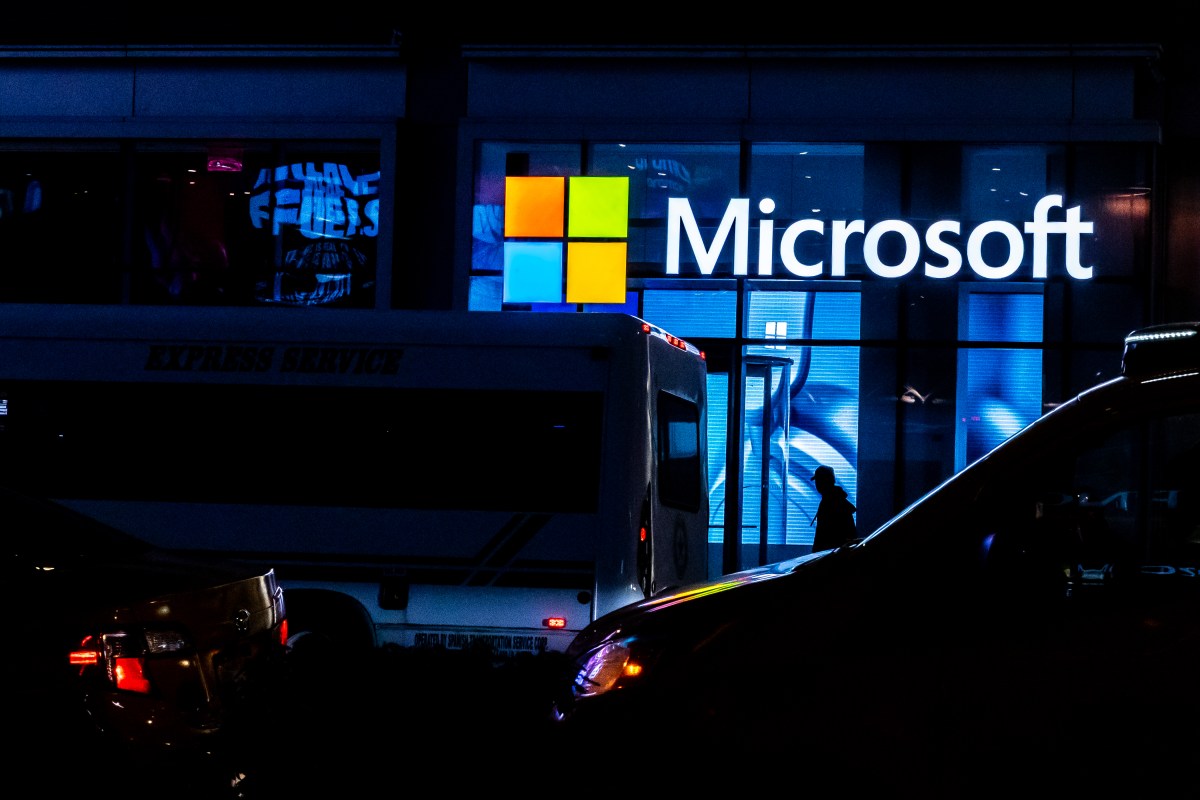 Microsoft says two new Exchange zero-day bugs under active attack, but no immedi..