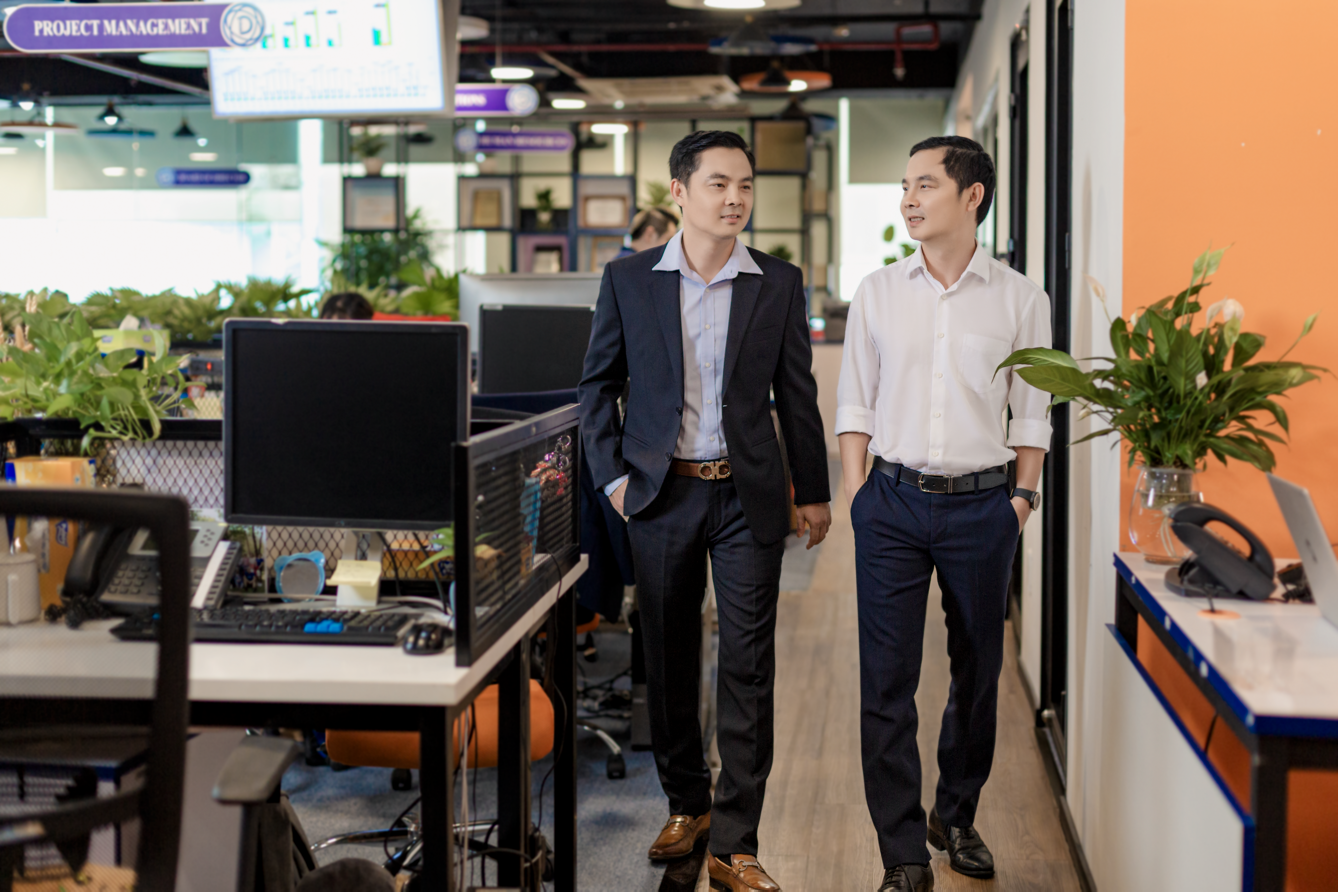MFast founders Phan Thanh Long and Phan Thanh Vinh