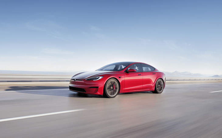 Tesla returns to record sales in last quarter