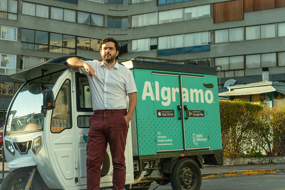 José Manuel Moller (Founder and CEO of Algramo) and Unilever_s Mobile Refill Station