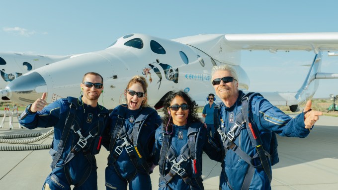 Virgin Galactic grounded image