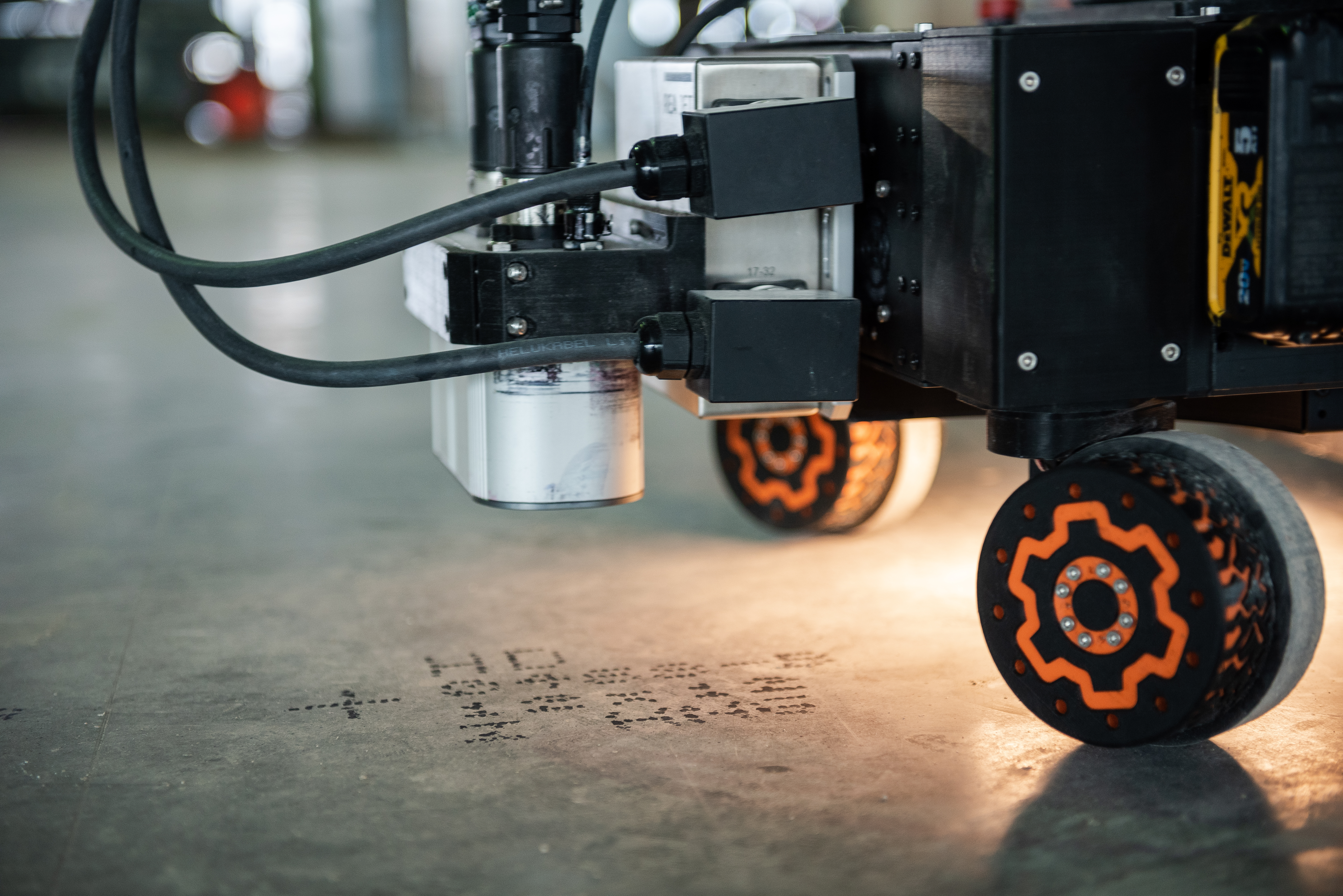 Rugged showcases its layout-printing construction robots