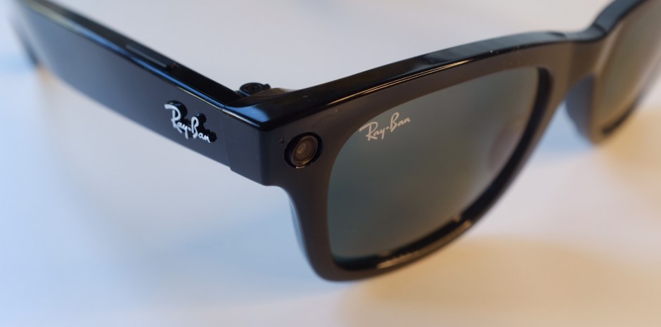 Review: Facebook's Ray-Ban Stories make the case for smart glasses |  TechCrunch