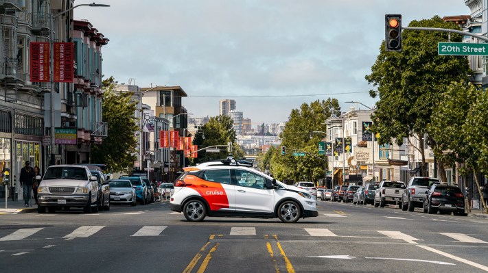 Cruise robotaxis blocked traffic for hours on this San Francisco street
