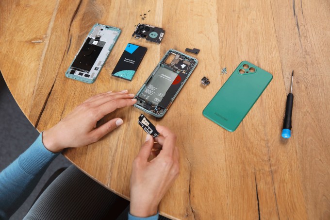 Fairphone adds a 5G smartphone, touting software support until at least 2025