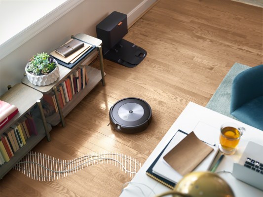 The newest Roomba gets smarter as it vacuums – TechCrunch