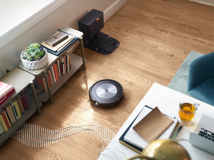 Mal humor Reportero Especialista The newest Roomba gets smarter as it vacuums | TechCrunch