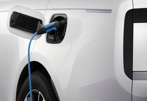 Range Rover plug in hybrid electric SUV 2023