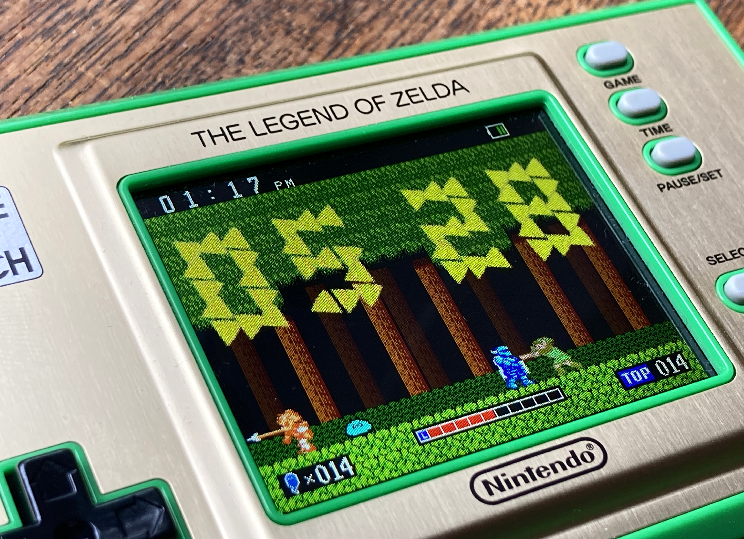 Zelda Game & Watch de Nintendo muestra un temporizador con Link luchando contra monstruos.