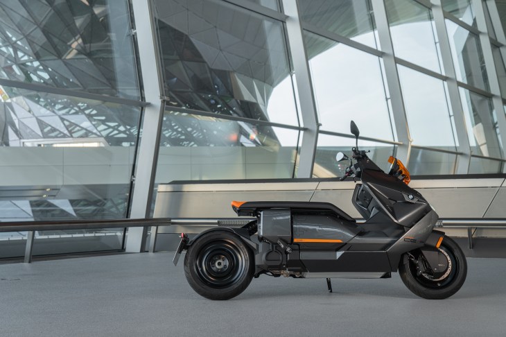  Cómo BMW planea acaparar el mercado de scooters de EE. UU. con su CE totalmente eléctrico