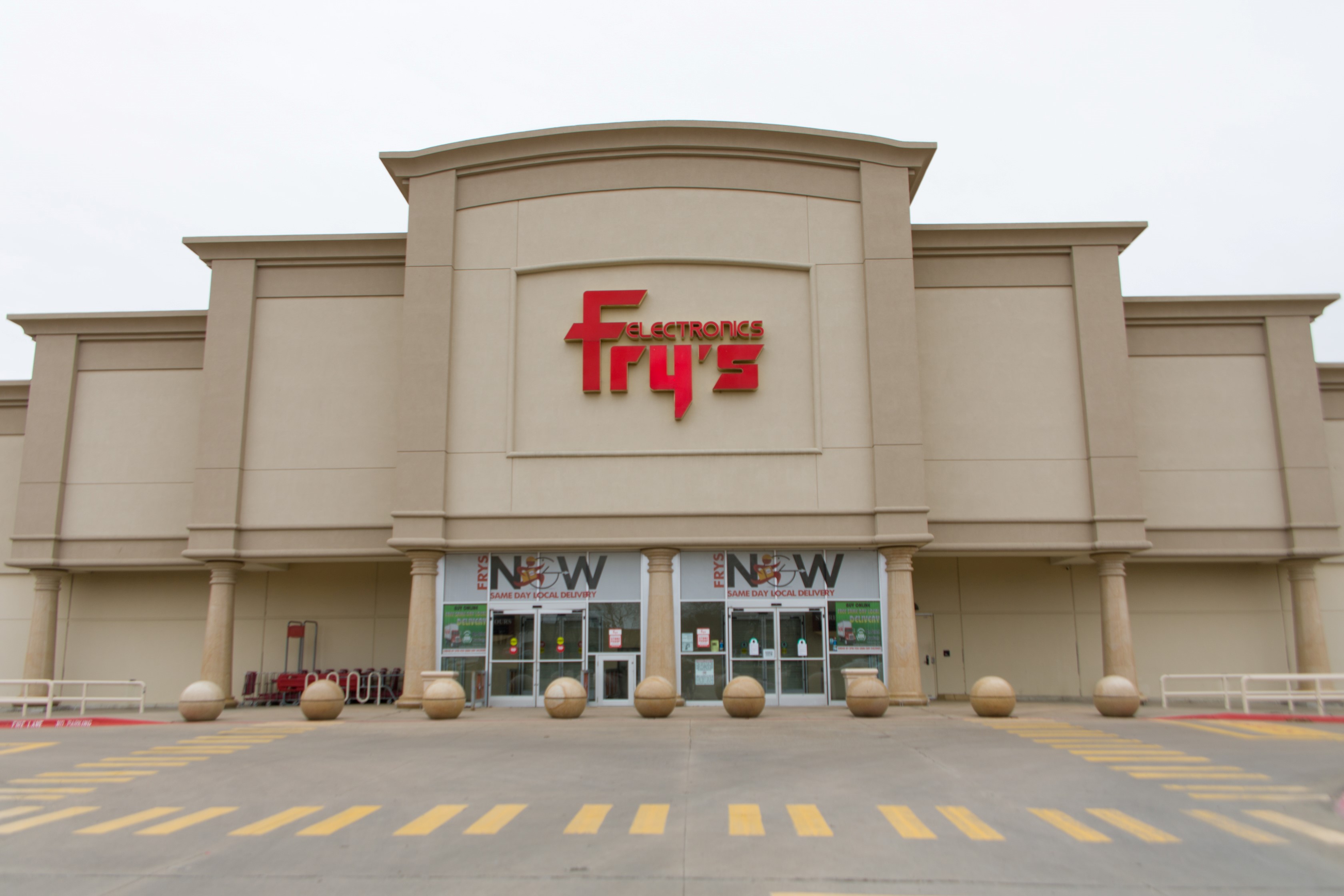 A closed Fry's Electronics store