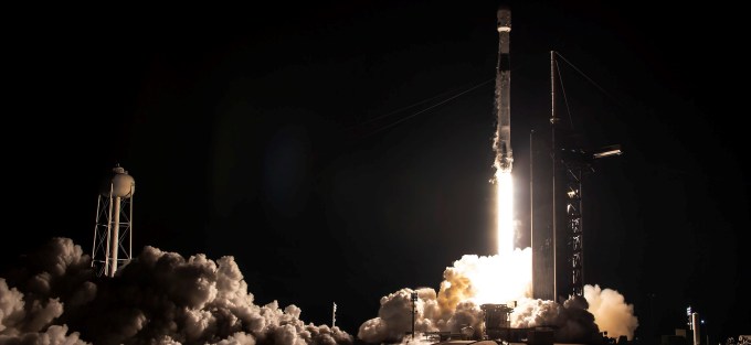 SpaceX breaks a reusability record and records its first two-launch day image