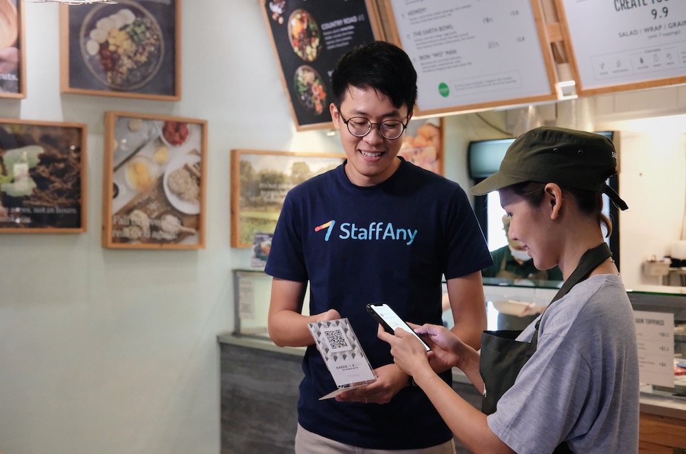 A SaladStop worker uses StaffAny to clock in
