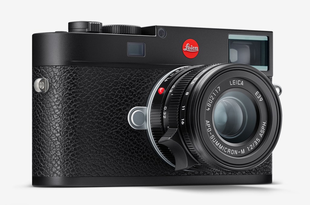 A Leica M11 in black seen from the front.