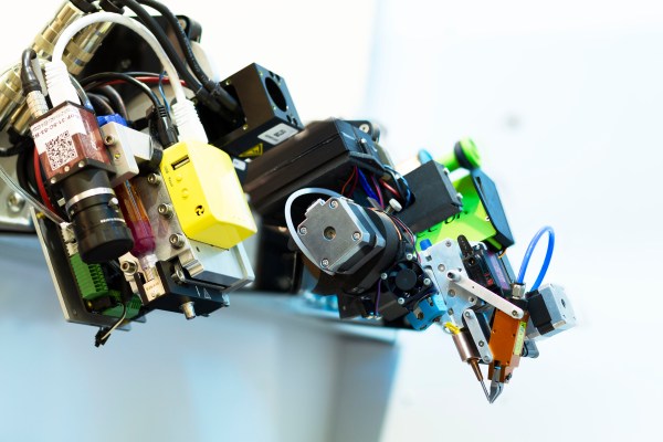 Q5D is using robots to automate electronic wiring during manufacturing – TechCrunch