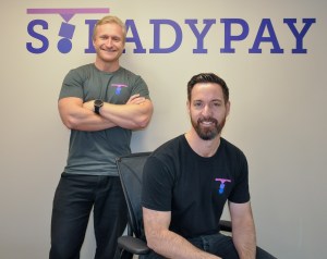 Los cofundadores de SteadyPay, John Downie y Oleg Mukhanov