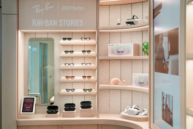 Meta wants to sell you the metaverse in its first brick-and-mortar store | TechCrunch