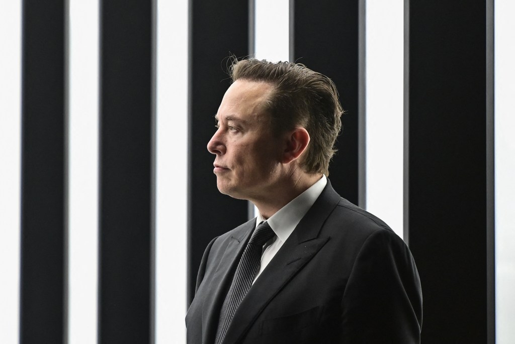 Elon Musk pushes for the Twitter trial to start next year