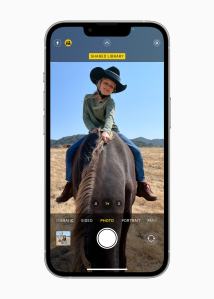 La aplicación de la cámara en iOS 16 tendrá un interruptor para compartir imágenes directamente en la Biblioteca de fotos compartidas
