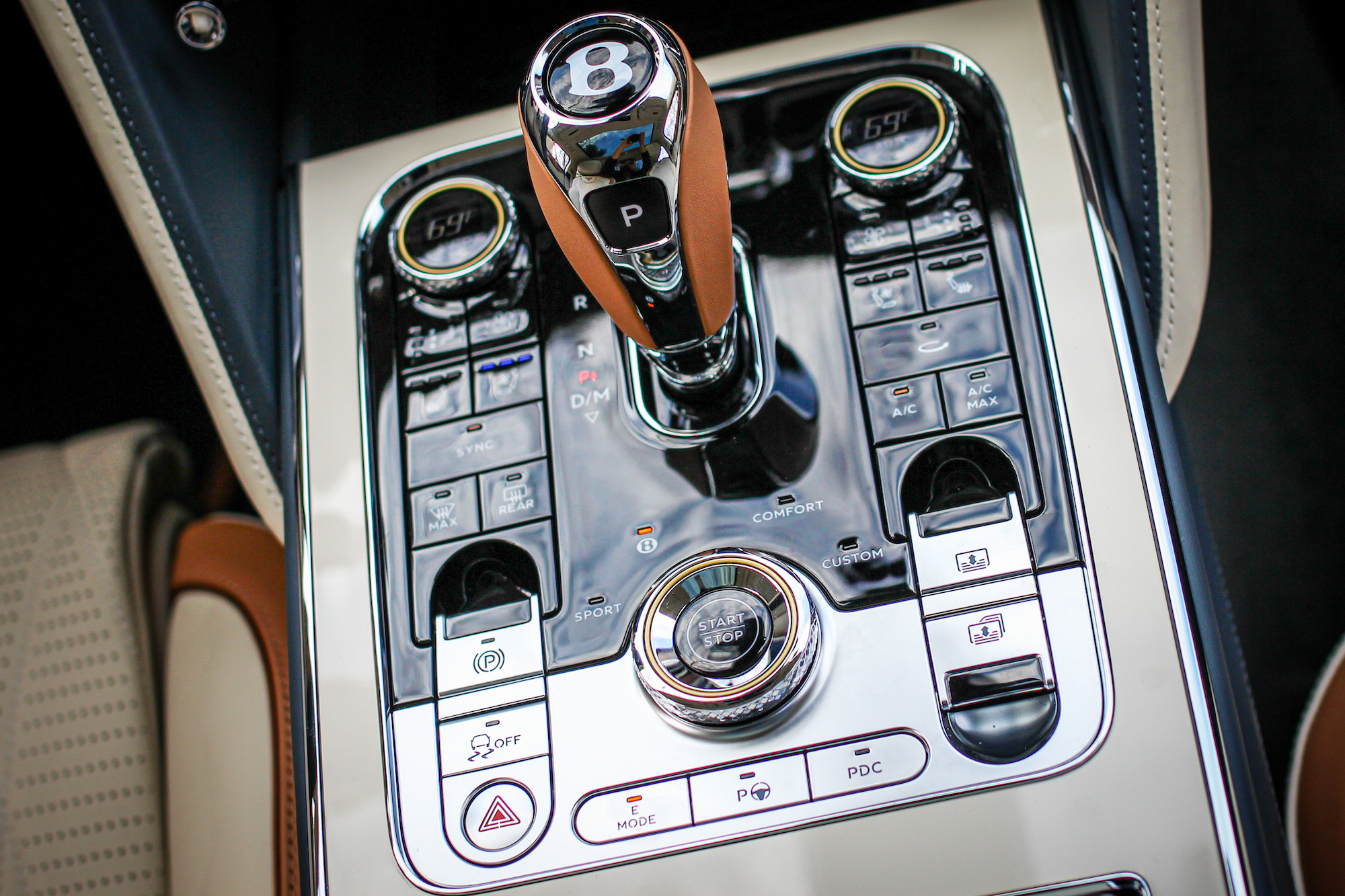 Bentley Flying Spur Hybrid Controles