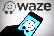 Google combines Maps and Waze teams as pressures mount to cut costs Image