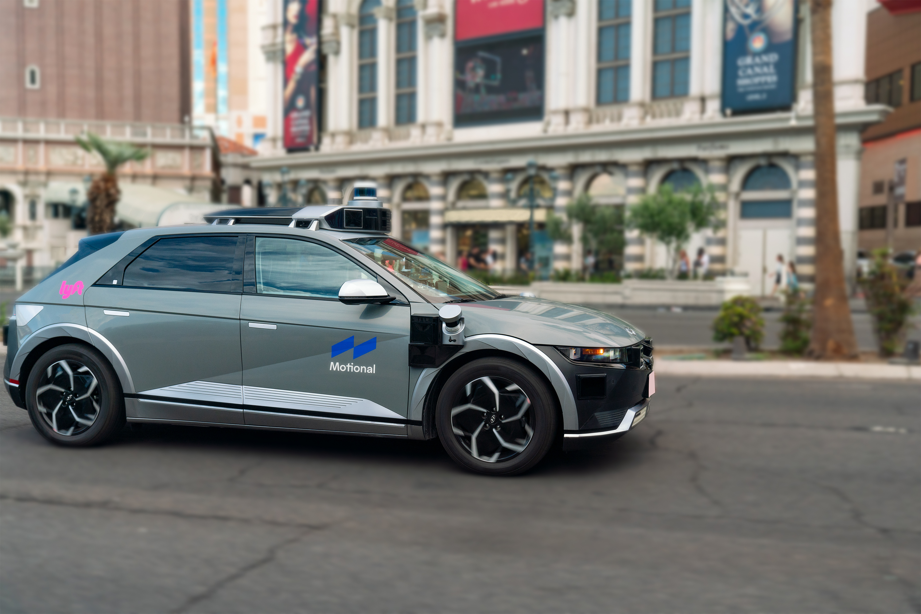 Motional launches autonomous Hyundai IONIQ 5s on Lyft network in Las Vegas  