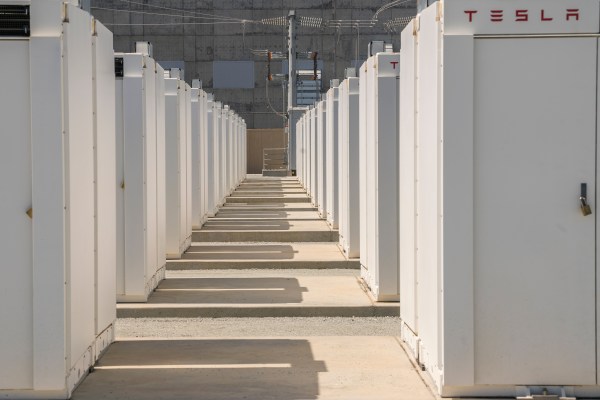 PG&E, Tesla pilinin güç depolama sahası yangınının kaynağı olduğunu söylüyor • TechCrunch