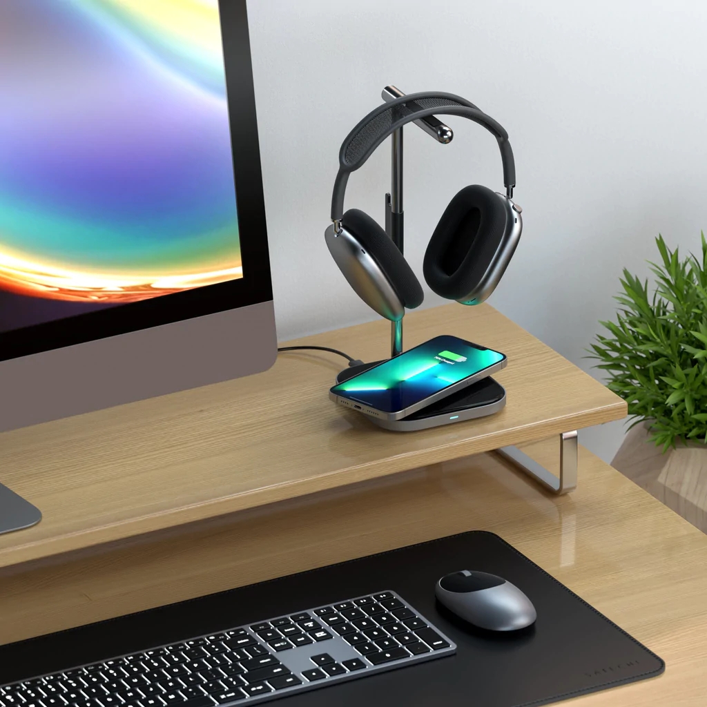 Satechi Accessories headphones stand with iPhone charger