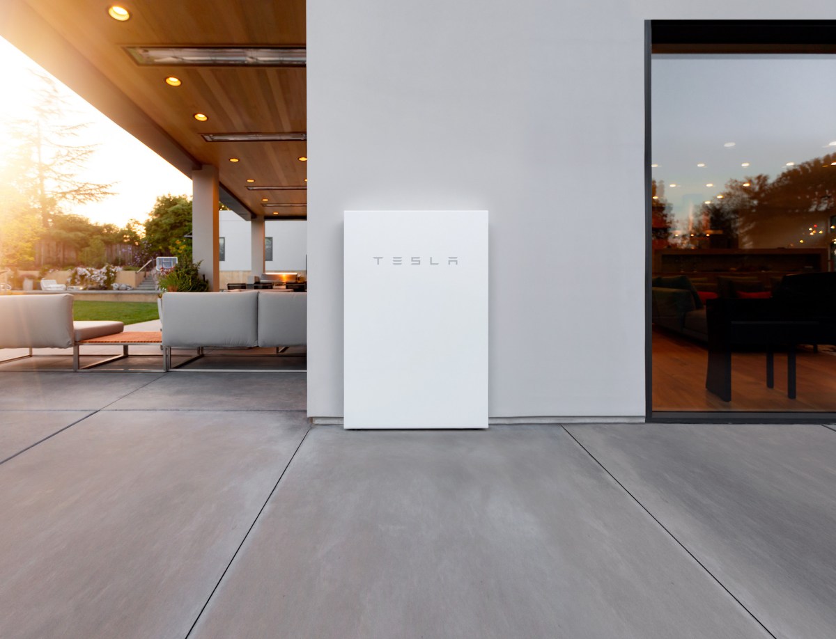 Tesla Powerwall customers in Texas can now sell their electricity back to the gr..