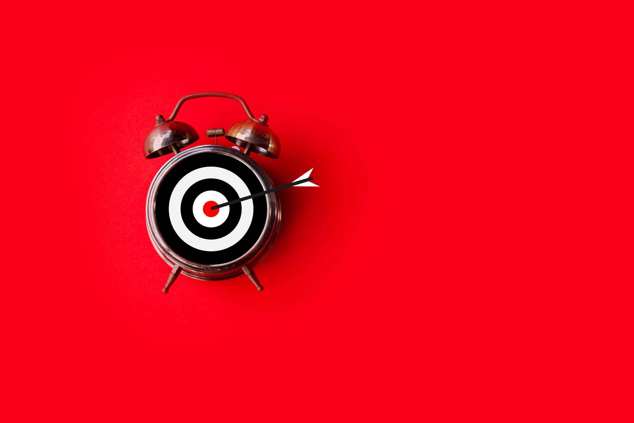 Time target, recording target on a clock face on a red background