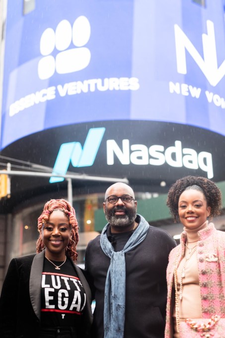 Essence Ventures and the New Voices Foundation founder Richelieu Dennis (C) after ringing the bell alongside Slutty Vegan founder Pinky Cole (L) and Mielle Organics founder Monique Rodriguez (R).
