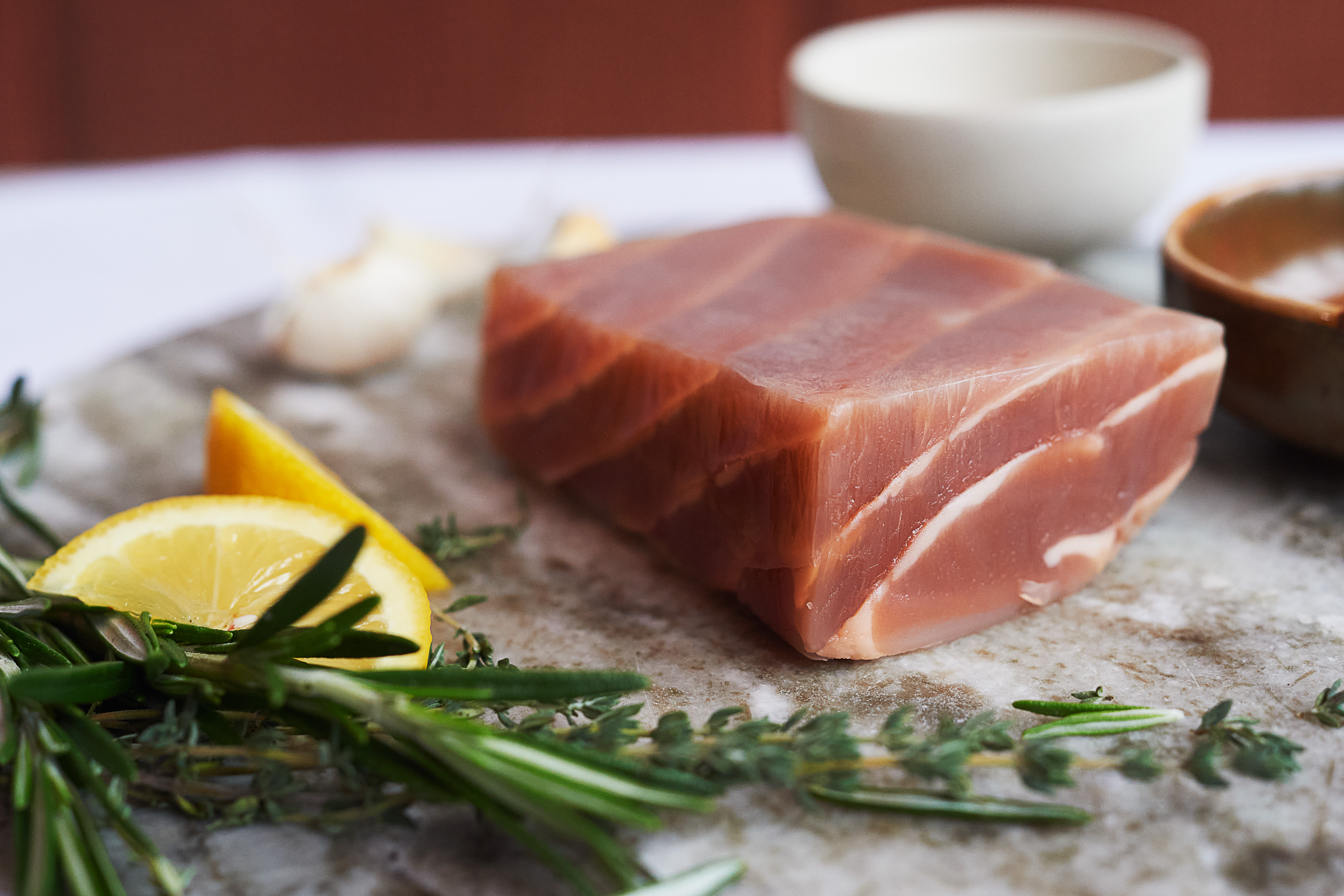 Filete de salmón crudo a base de plantas de New School Foods