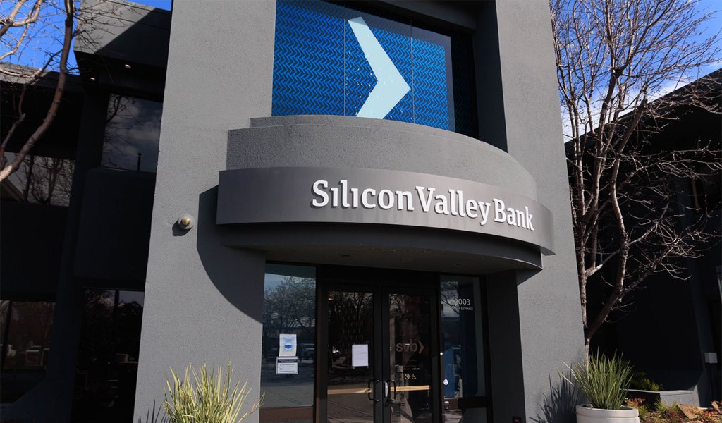SANTA CLARA, CA, US - MARCH 13: A view of Silicon Valley Bank headquarters in Santa Clara, CA, after the federal government intervened upon the bankâs collapse, on March 13, 2023. (Photo by Nikolas Liepins/Anadolu Agency via Getty Images)