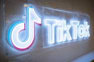 France bans recreational apps like TikTok on government devices Image