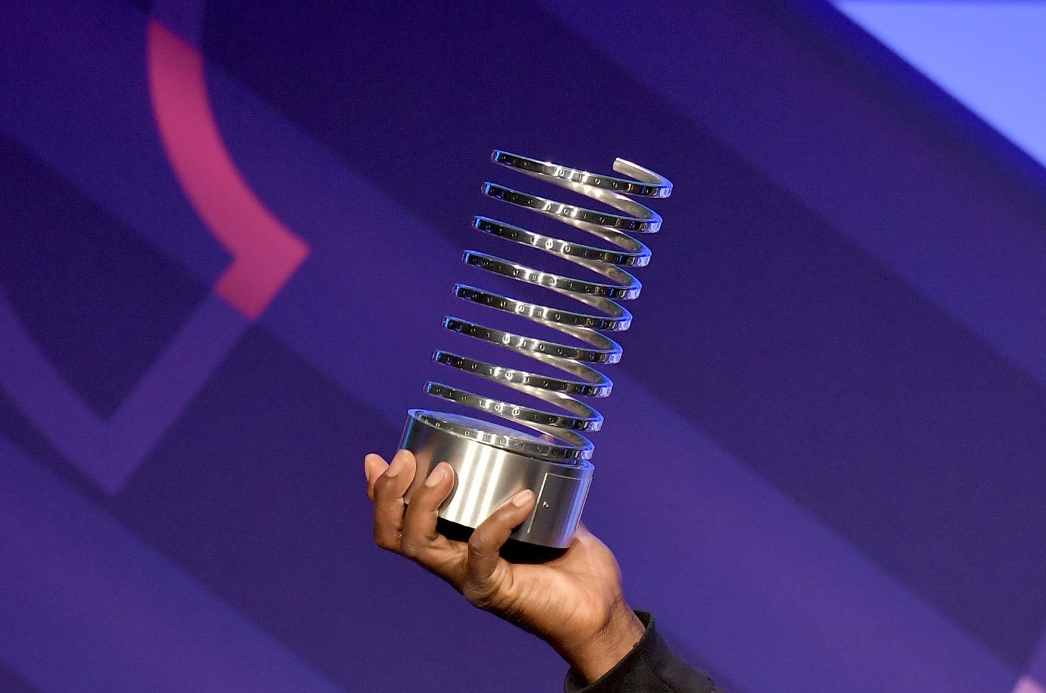 NEW YORK, NY – 13. MAI: Leroy Washingtons Fulton erhält eine Auszeichnung auf der Bühne während der 23. jährlichen Webby Awards am 13. Mai 2019 in New York City.  (Foto von Michael Loccisano/Getty Images für die Webby Awards)