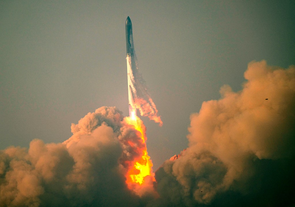 La prueba Starship de SpaceX no se autodestruyó inmediatamente como estaba previsto durante el lanzamiento