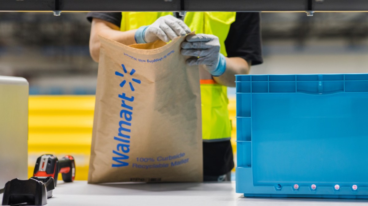 Walmart to fall plastic mailers, let consumers deliver their possess baggage to get pickup