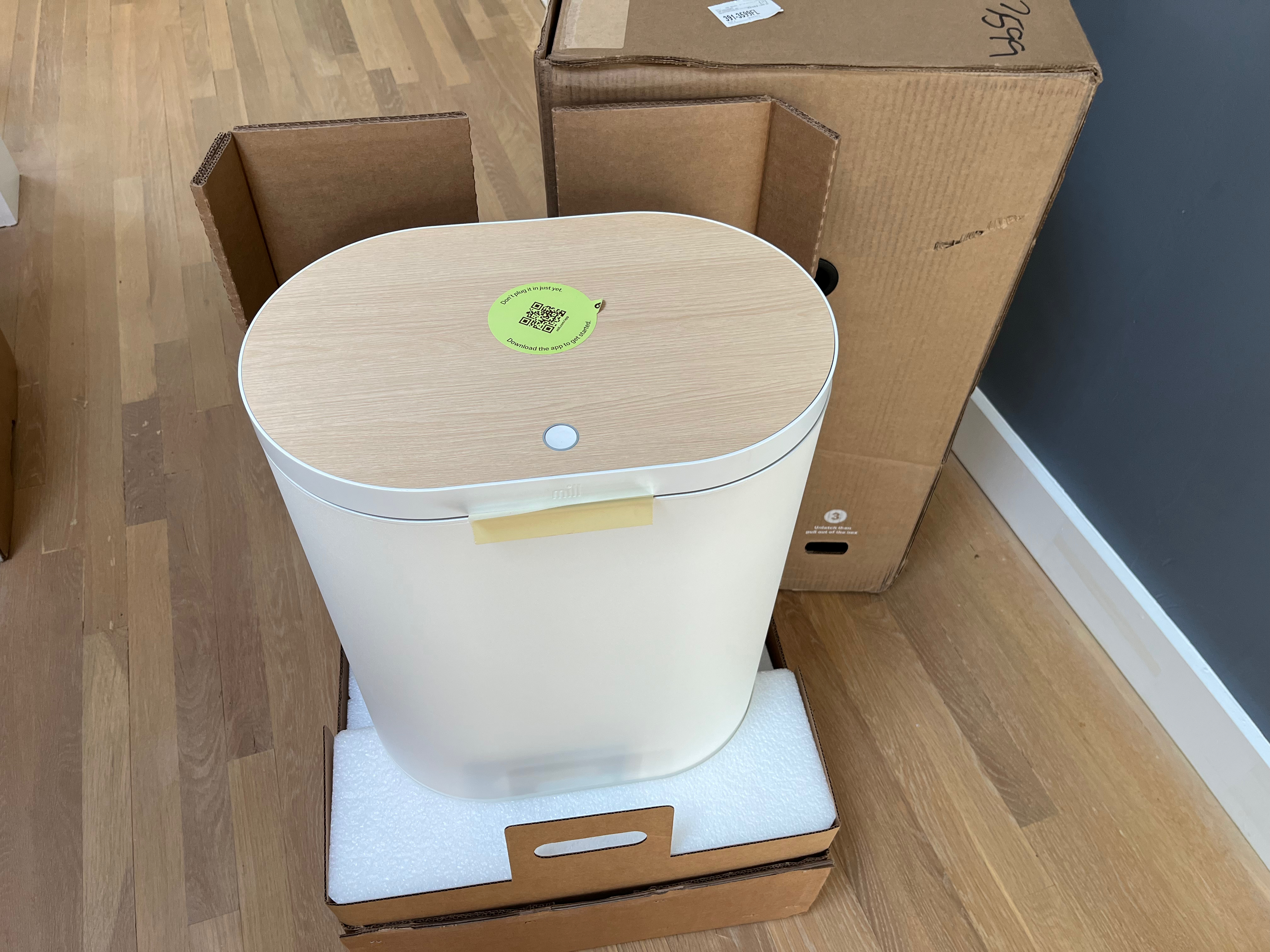 Unboxing the Mill food waste bin