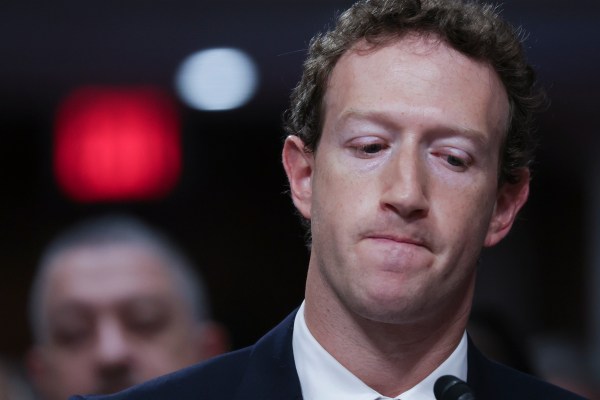 اسناد فاش می‌کنند که فیس‌بوک در پروژه‌ای مخفی، ترافیک اسنپ‌چت کاربران را جاسوسی کرده است