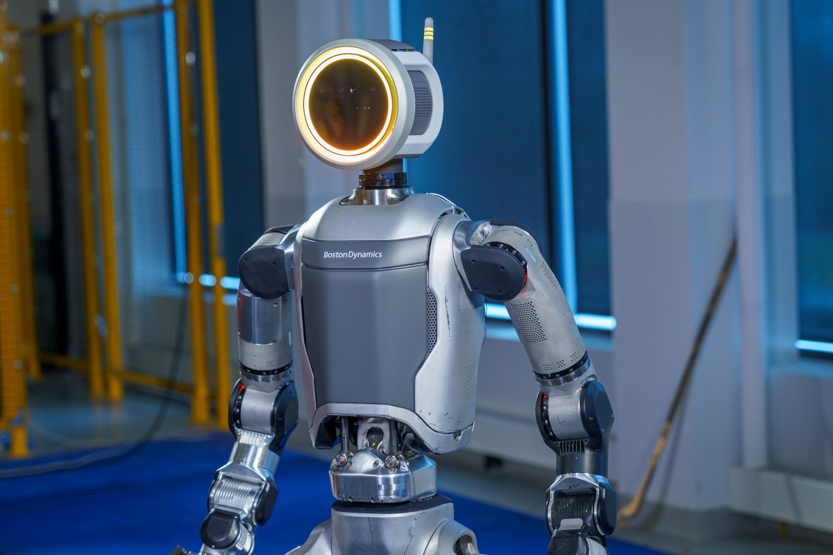 A Boston Dynamics Atlas humanoid robotja elektromos lesz