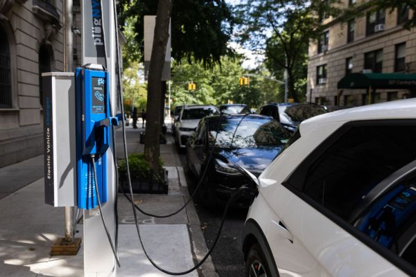 FLO در حال بهبود زیرساخت شارژ EV است
